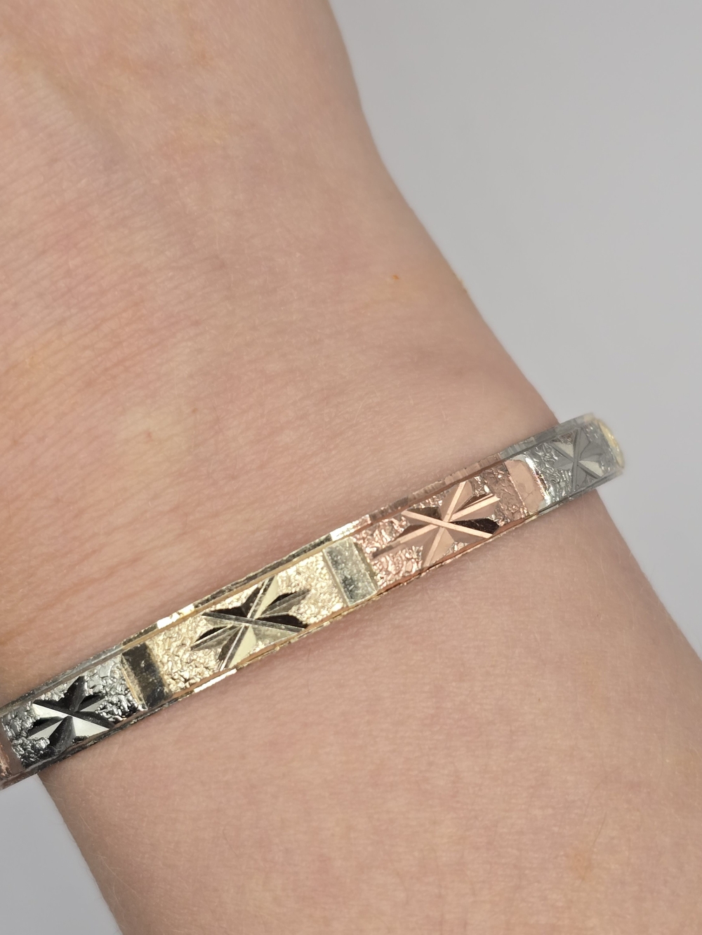 Tri-Tone Engraved Women's Bangle Bracelet - Rose, Gold & Silver